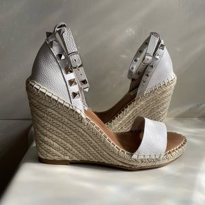 White Rockstud Steve Madden Wedges